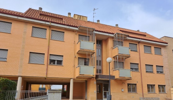 Promocion de 18 viviendas y 18 garajes de proteccion publica en el barrio Huerta Otea