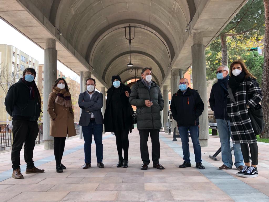 Visita del alcalde a la Plaza de Barcelona