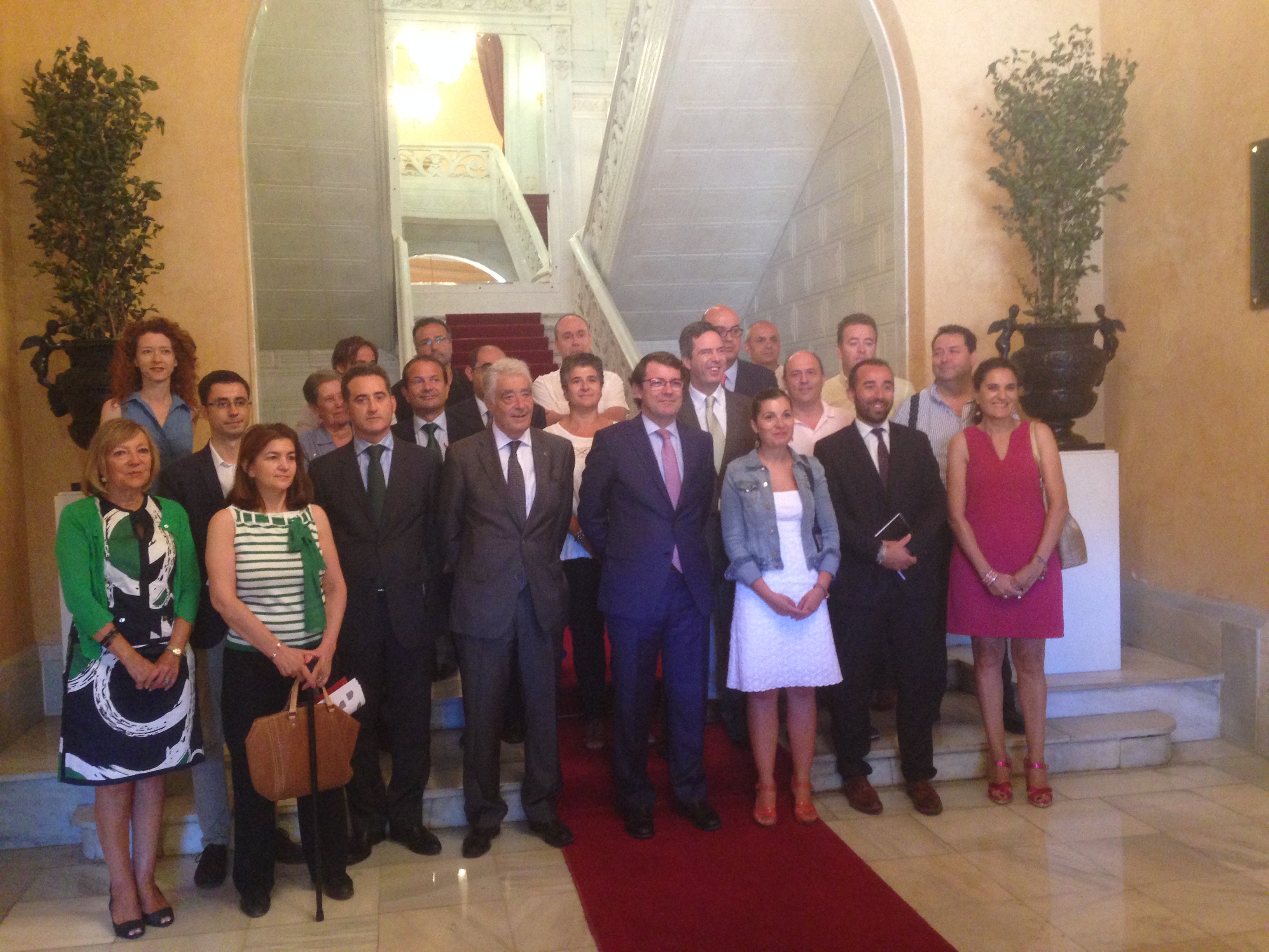 Foto de grupo de la Mesa Local por el Empleo