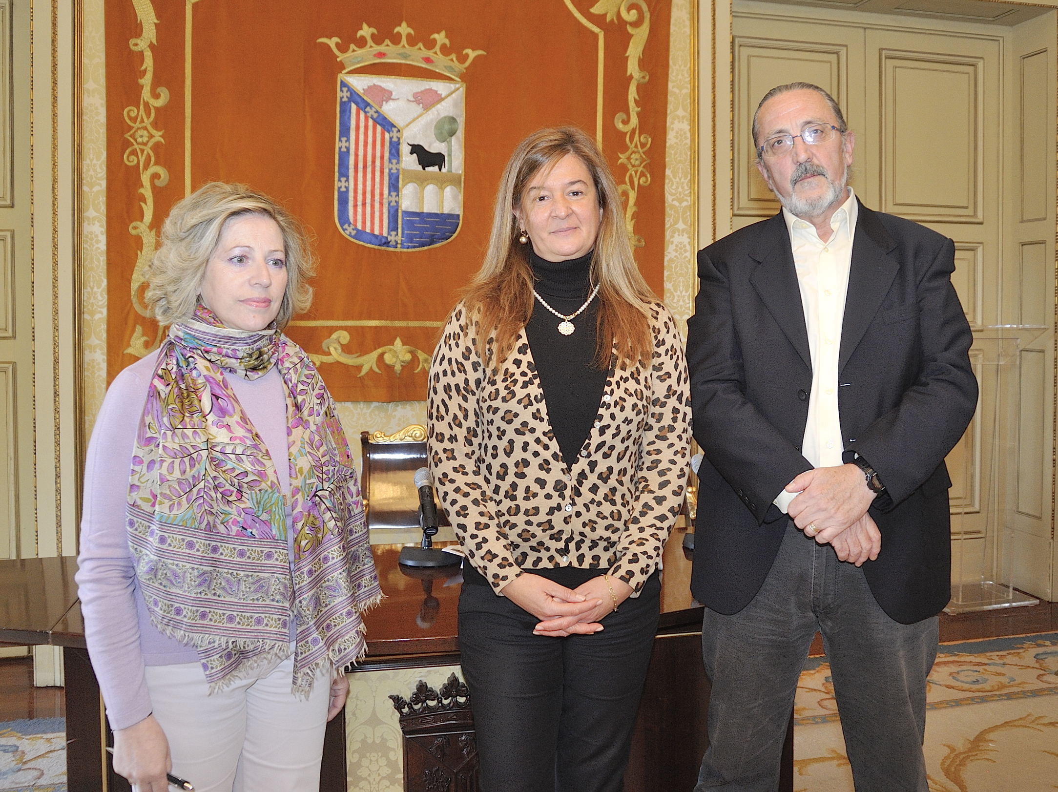 Carmen Sanchez Bellota  junto a Rosa Hernandez y Manuel Fraile
