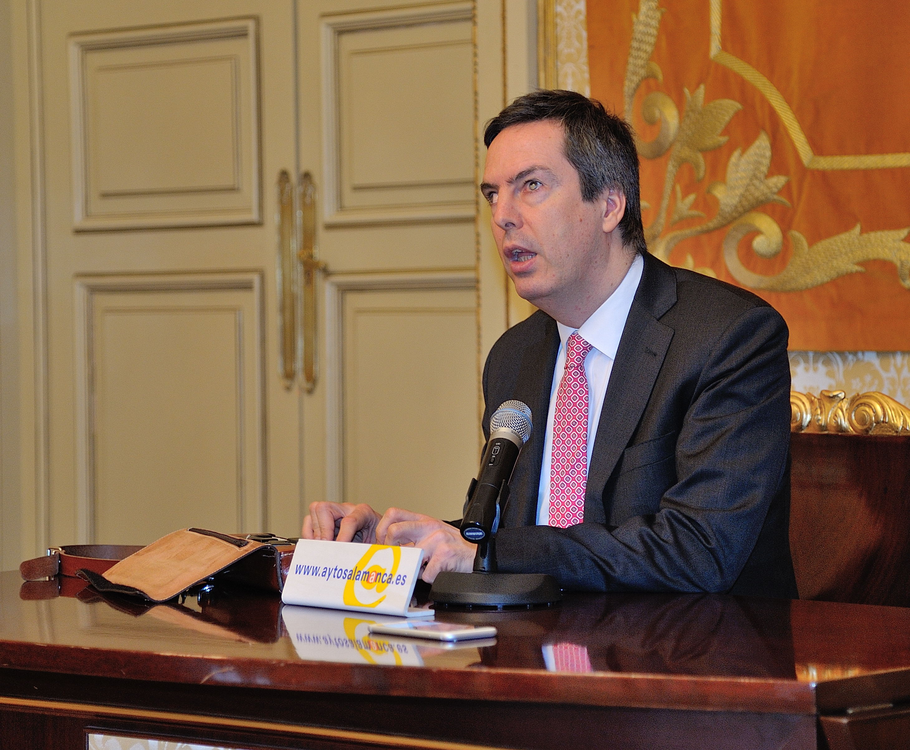 El concejal de Economia y Empleo  Enrique Sanchez Guijo