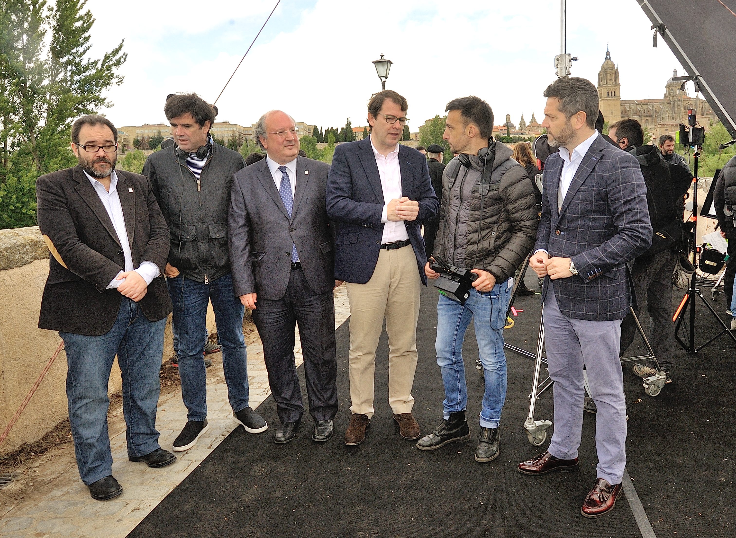 El alcalde visito el rodaje junto al director Amenabar