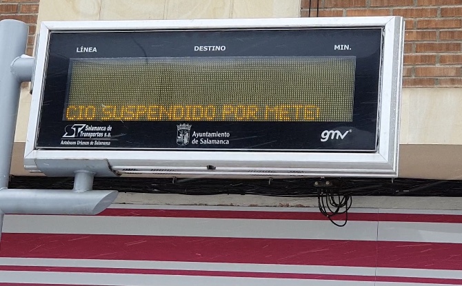 Aviso de la suspension del servicio en las marquesinas
