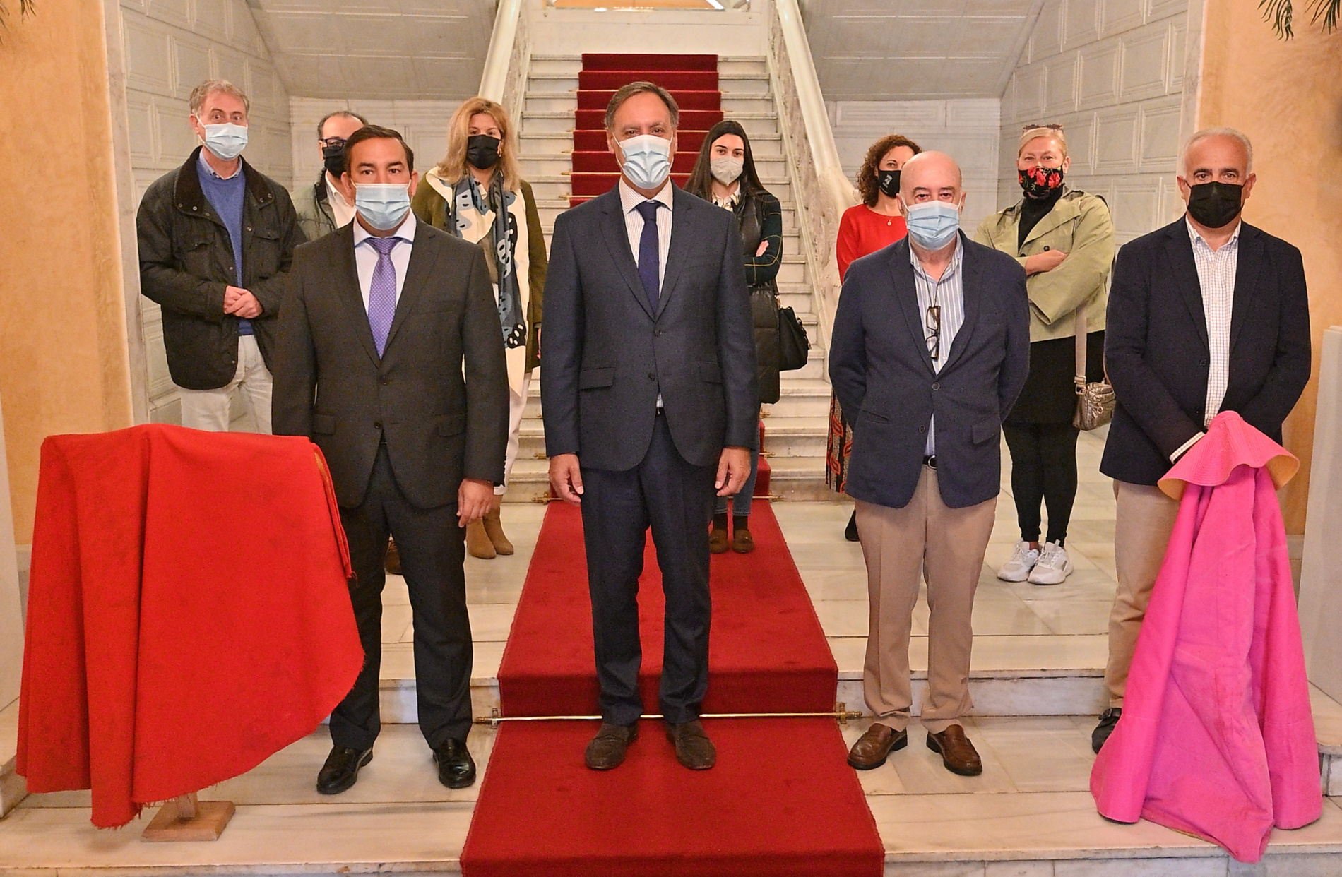 El alcalde ha presidido el jurado que concede el premio a la mejor faena de la feria
