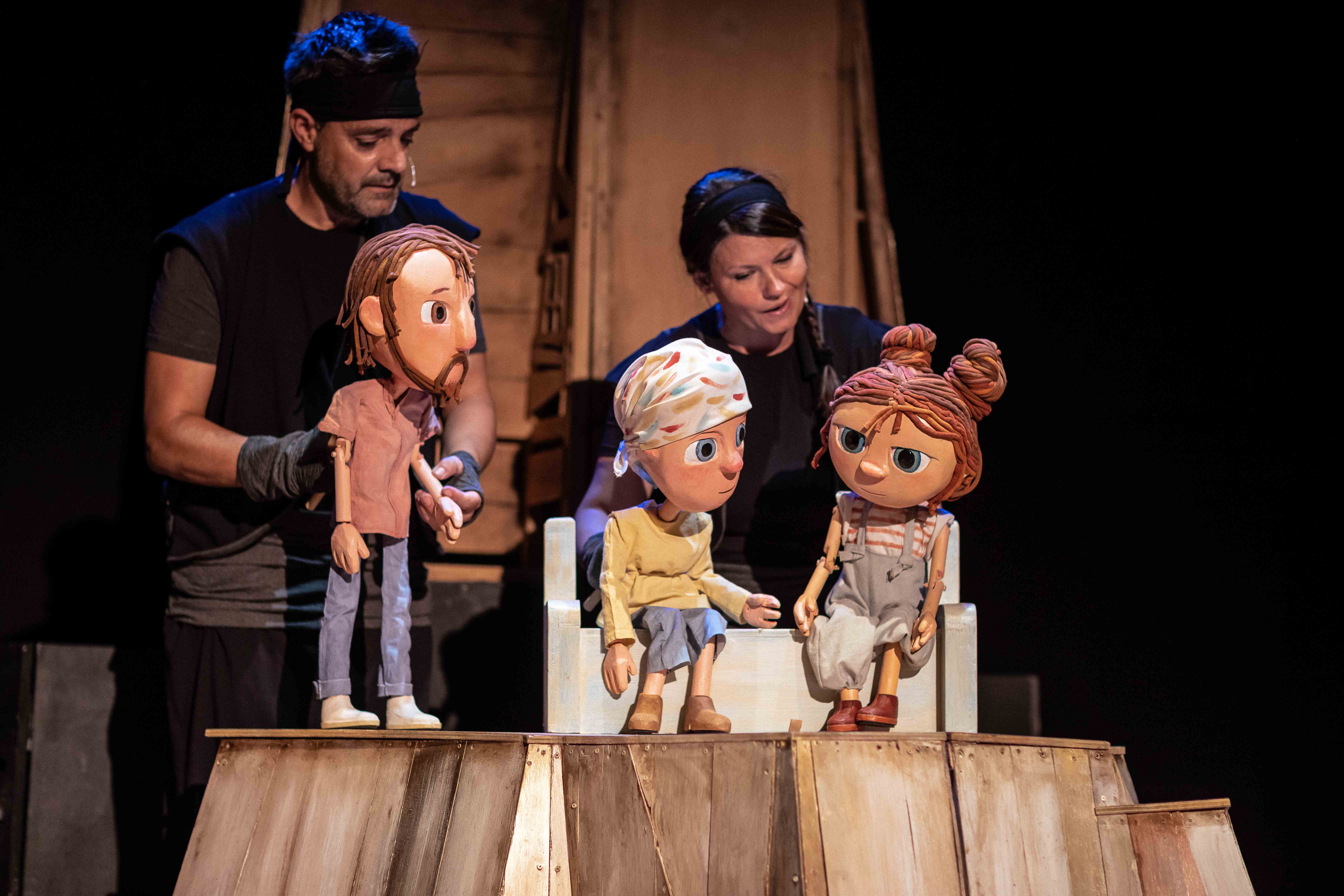La lampara maravillosa  por del Dia Universal de la Infancia