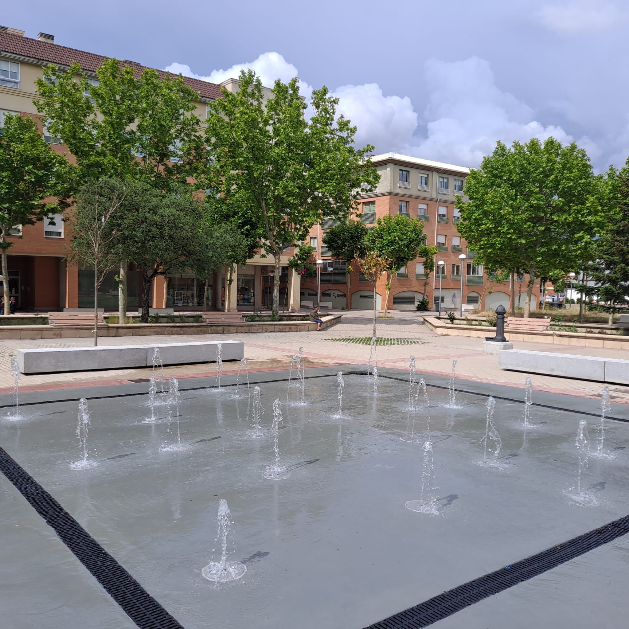 Nueva fuente de suelo en la Plaza de La Valmuza